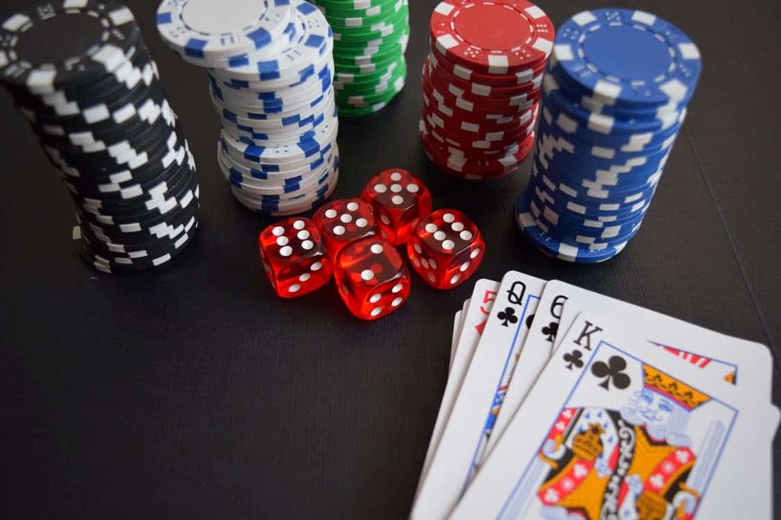 How can I spot and avoid online gambling scams?